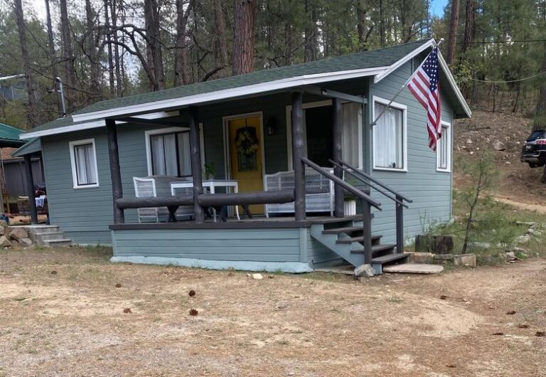 Indian Creek Cabin 02